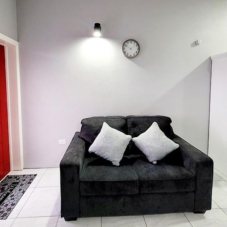 Rest Easy At Cunningham Suites 3 & 4 Ottley's ภายนอก รูปภาพ