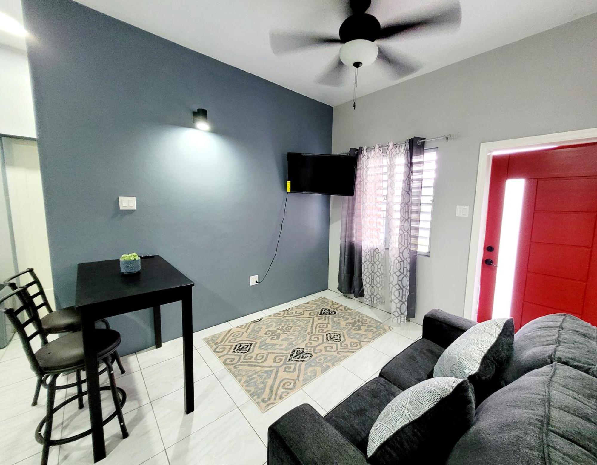 Rest Easy At Cunningham Suites 3 & 4 Ottley's ภายนอก รูปภาพ