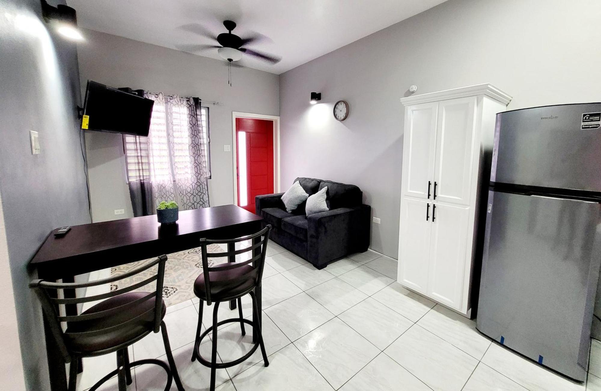 Rest Easy At Cunningham Suites 3 & 4 Ottley's ภายนอก รูปภาพ