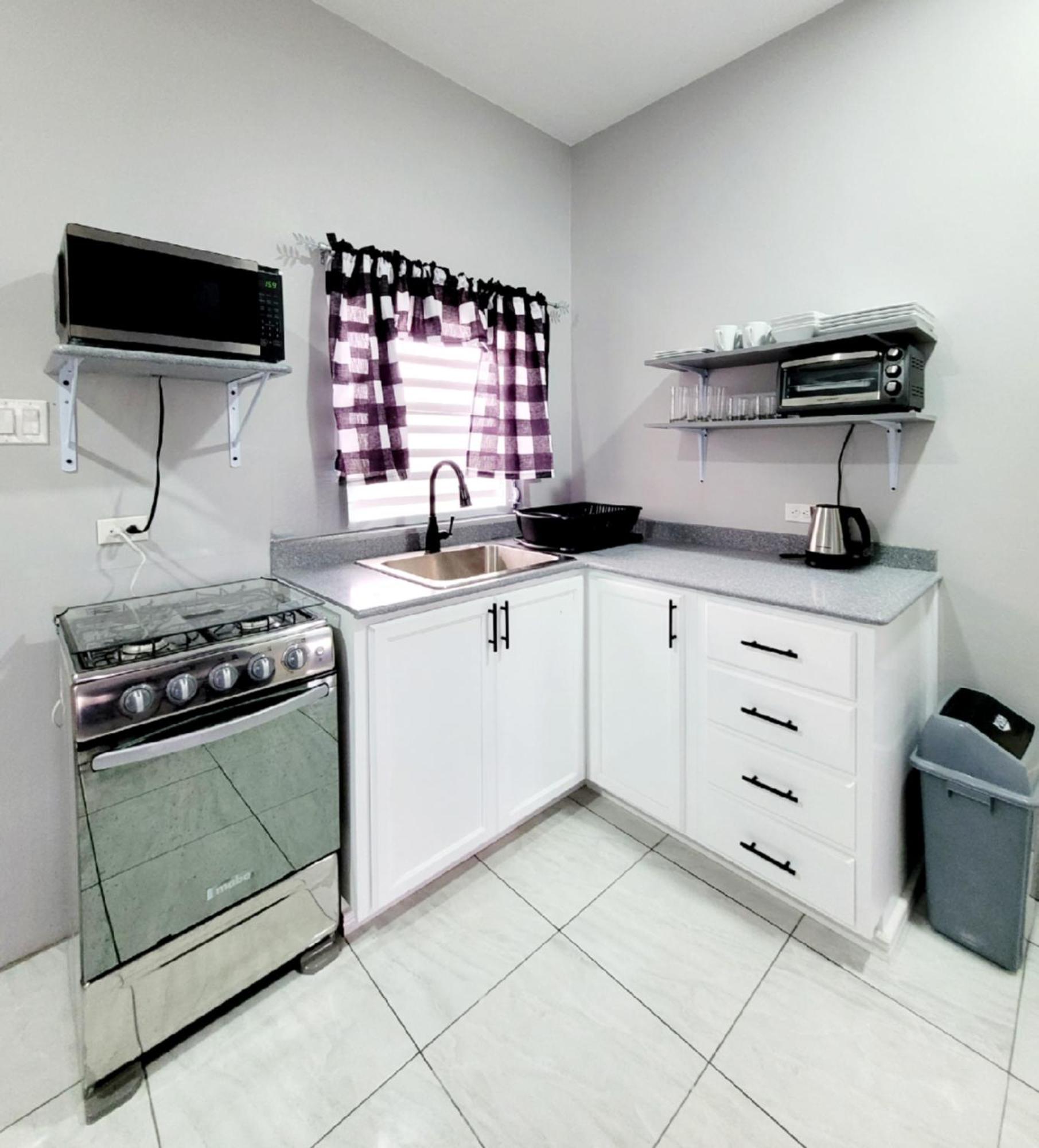 Rest Easy At Cunningham Suites 3 & 4 Ottley's ภายนอก รูปภาพ